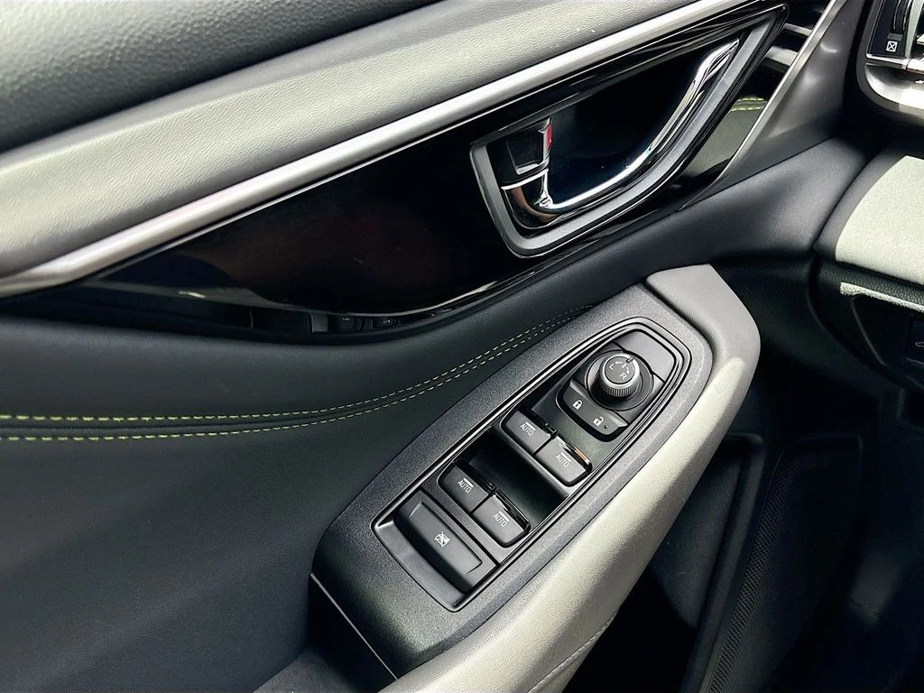 Used 2022 Gray Metallic Subaru Onyx Edition XT image 18