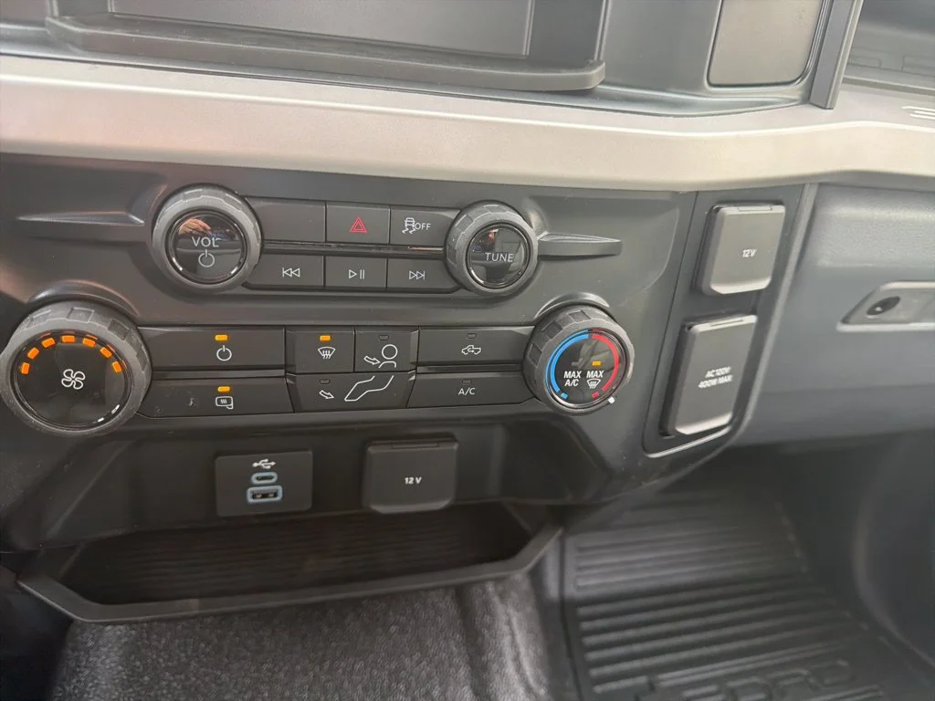 New 2026 Oxford White Ford F-550® XL image 15