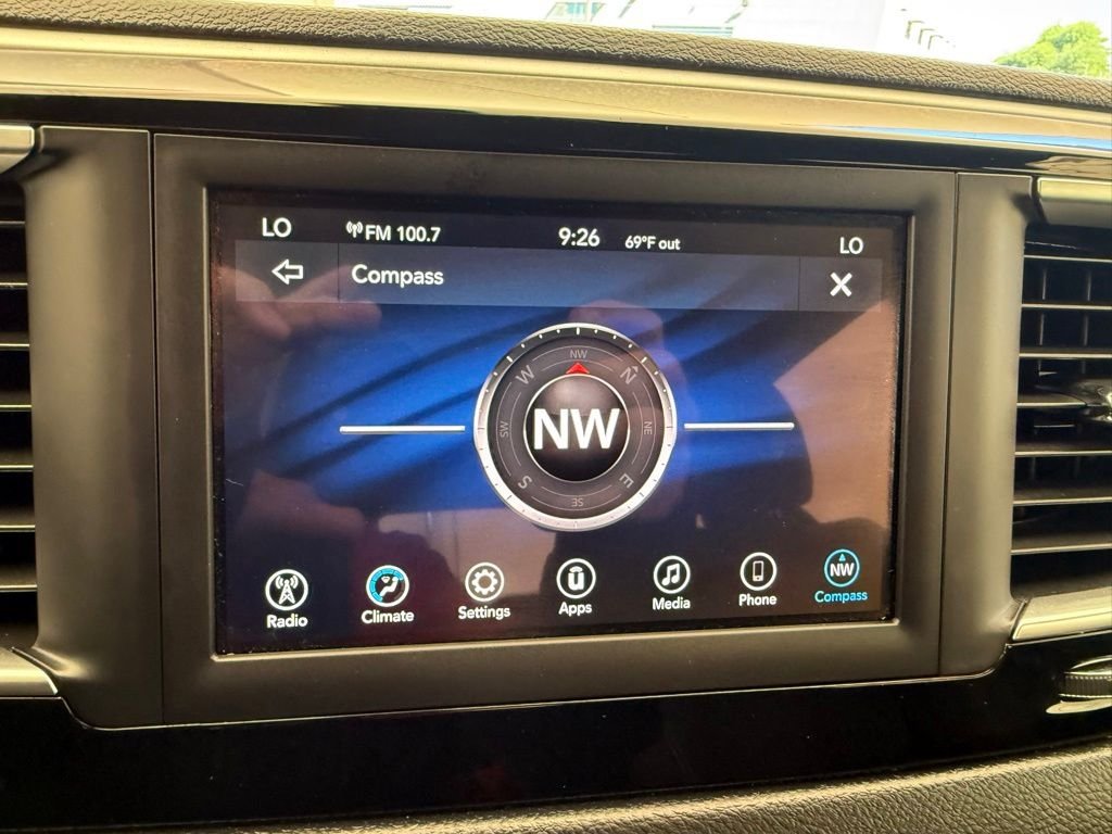 Used 2020 Brilliant Black Crystal Pearlcoat Chrysler Touring image 43