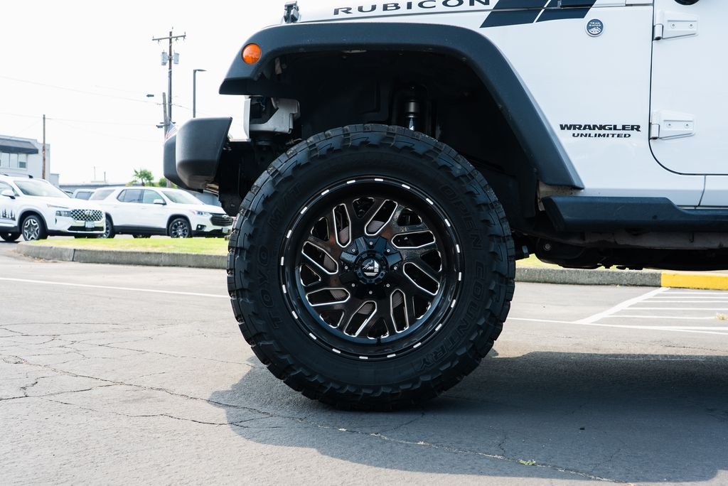 Used 2016 Bright White Clearcoat Jeep Unlimited Rubicon image 8