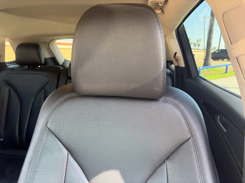Used 2023 White Lincoln Standard image 15