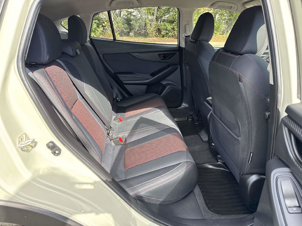 Used 2023  Subaru Premium image 11
