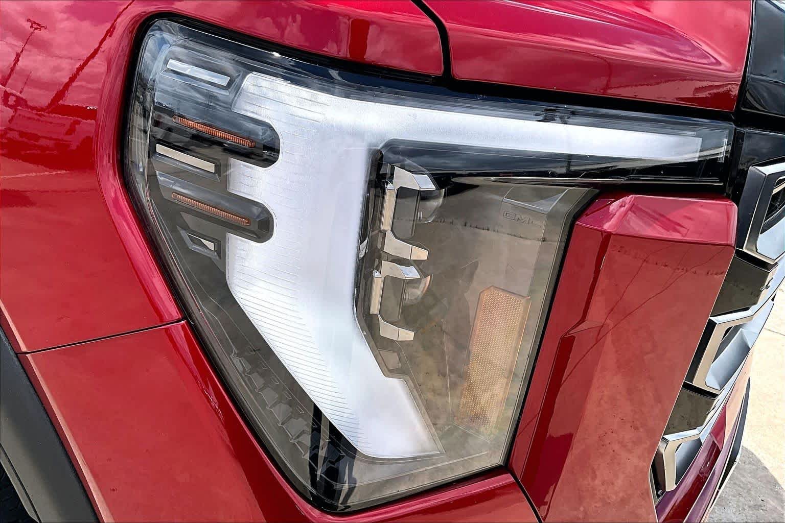 Used 2025 Volcanic Red Tintcoat GMC AT4 image 28