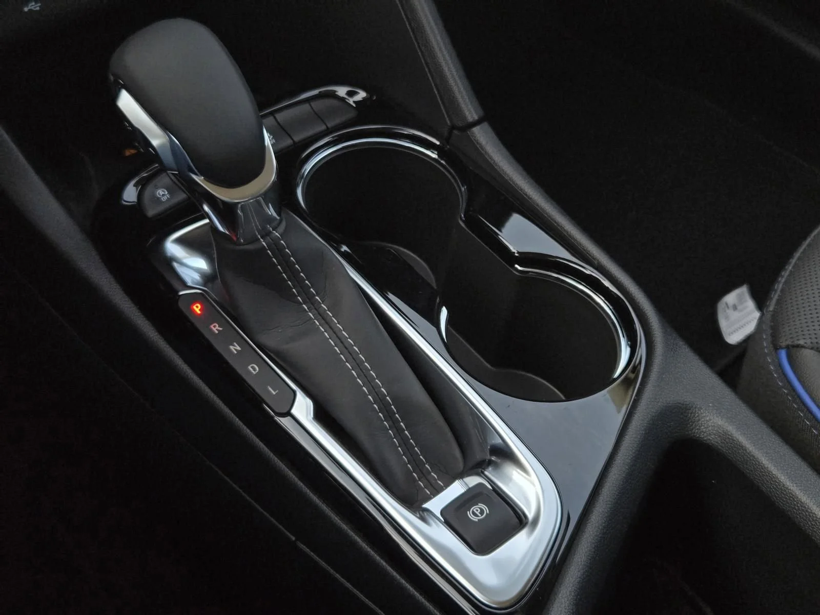 2026 Buick Encore GX Sport Touring - Photo 12