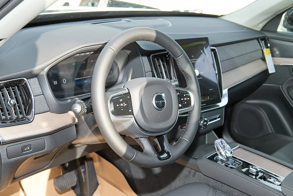 New 2026 Onyx Black Volvo Plus image 13