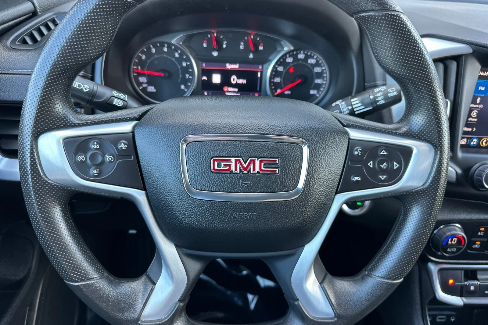Used 2022 Black GMC SLE image 25