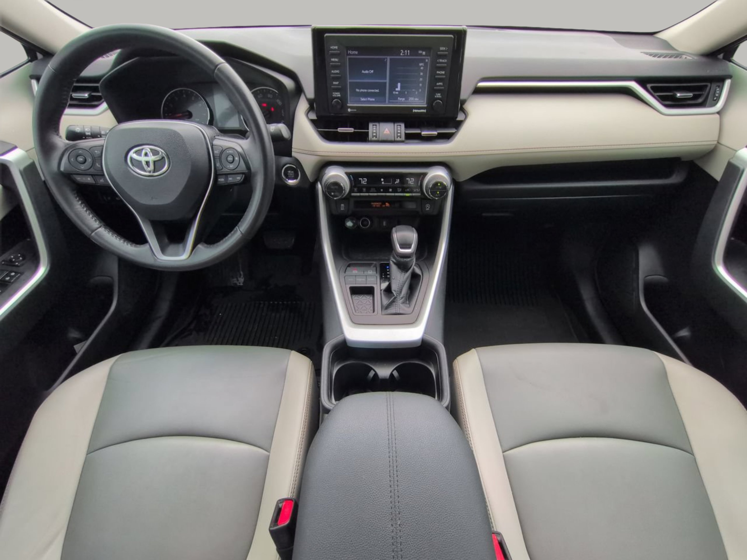 Used 2021 Silver Sky Metallic Toyota XLE Premium image 13