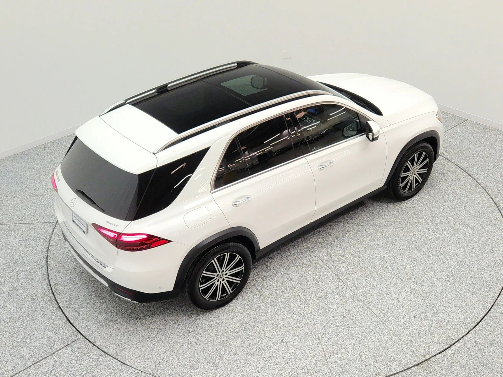 Certified Used 2024 Polar White Mercedes-Benz GLE 350 4MATIC® SUV image 27
