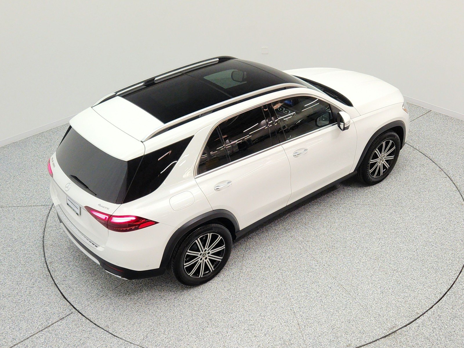 Certified Used 2024 Polar White Mercedes-Benz GLE 350 4MATIC® SUV image 27