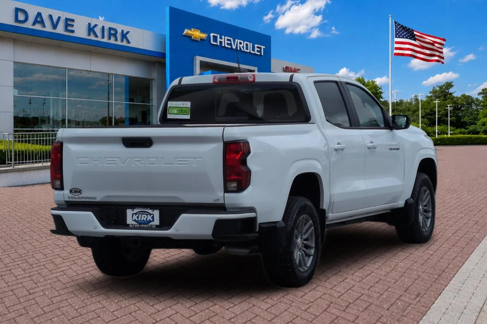 Used 2024 Summit White Chevrolet LT image 3