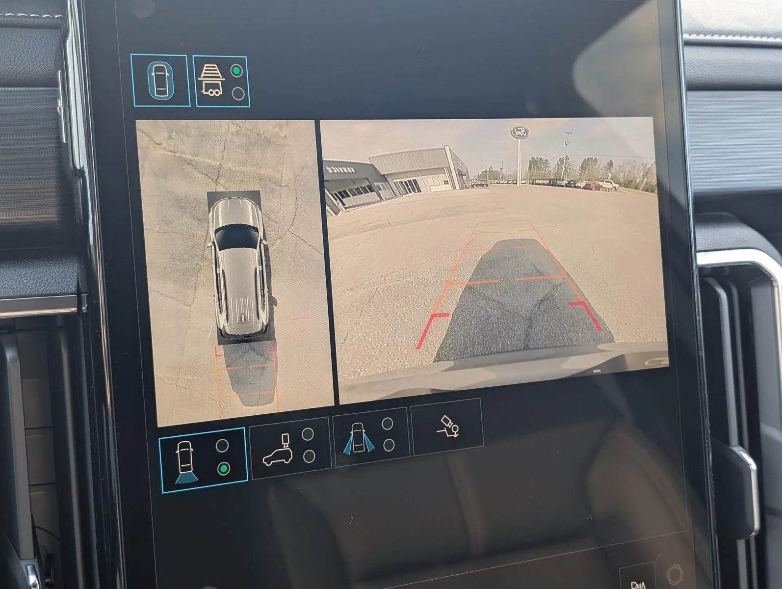 New 2026 Sterling Metallic GMC Elevation image 17