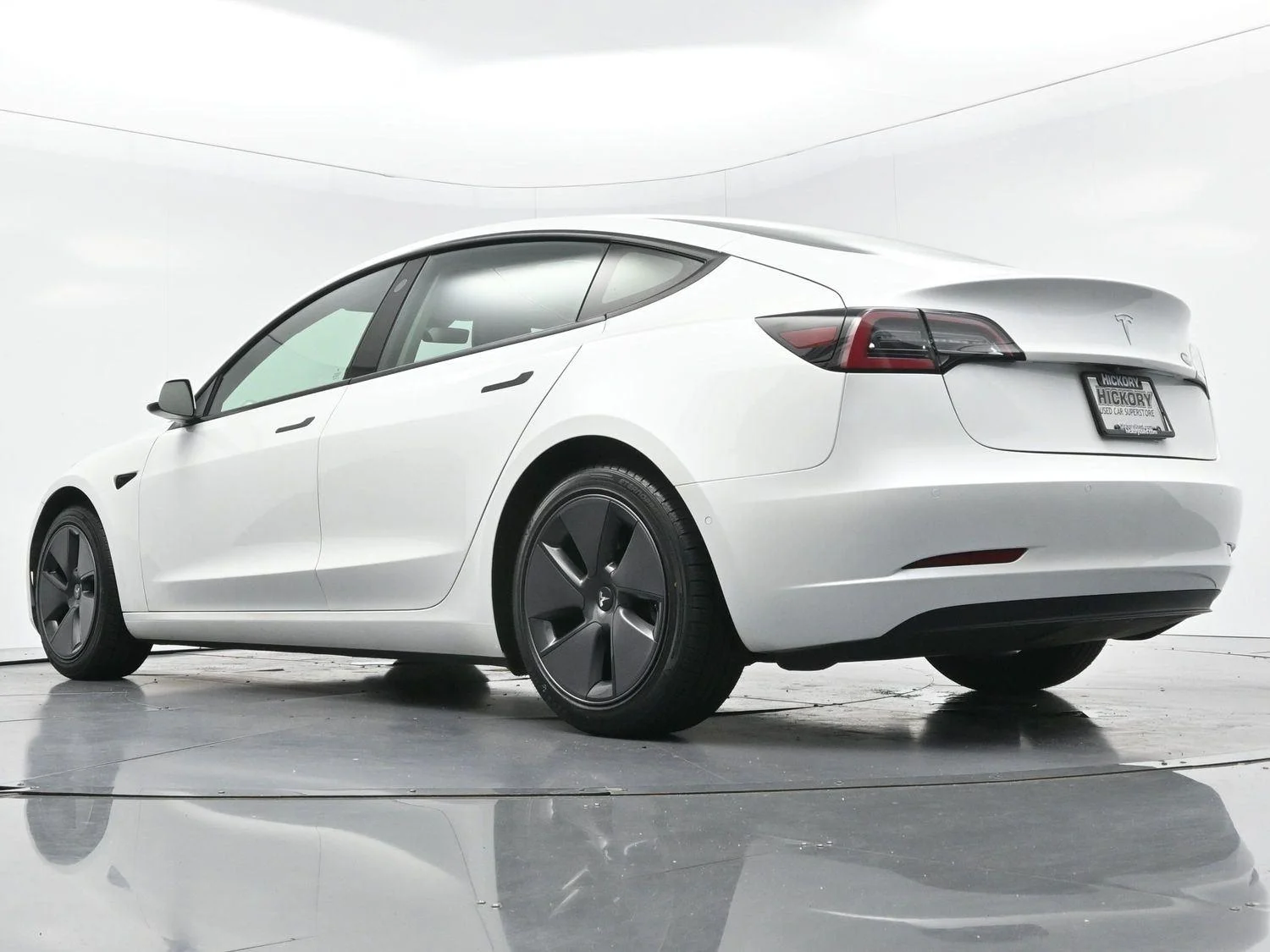 Used 2021 Pearl White Multi-Coat Tesla Standard Range Plus image 47
