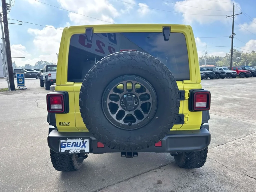 Used 2023 Yellow Jeep High Tide image 15