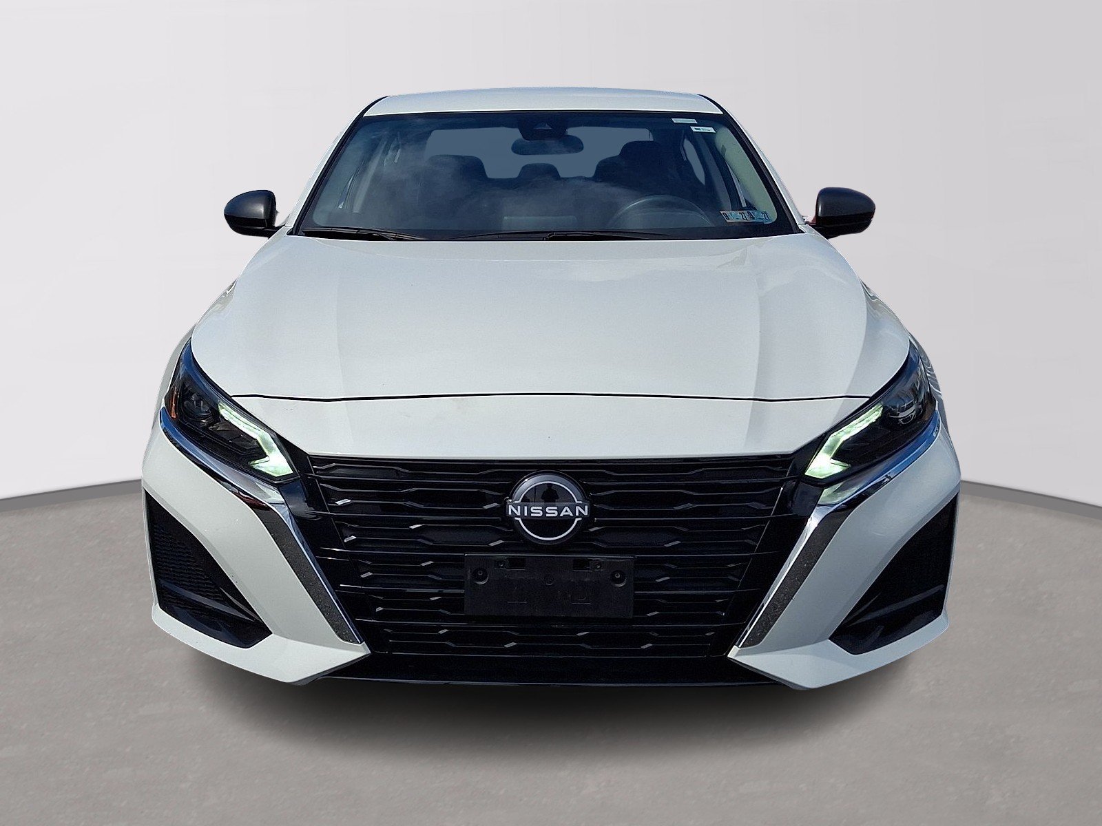 Used 2025 Pearl White Tricoat - QAB Nissan SV AWD image 2