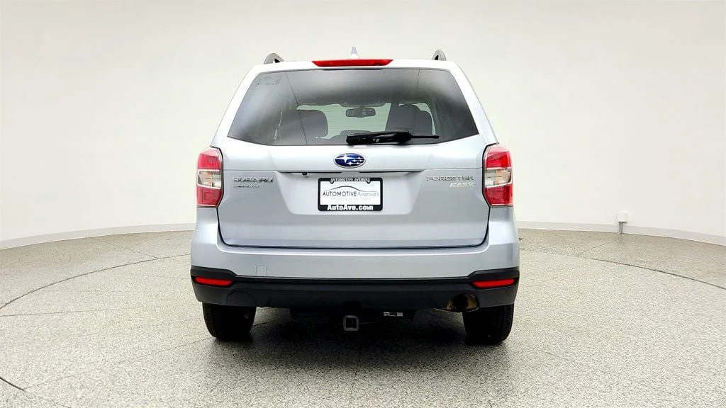 Used 2016 Ice Silver Metallic Subaru 4dr CVT 2.5i Premium PZEV w/ All Weather Pkg image 6