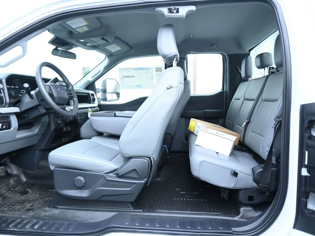 2026 Ford F-450 Super Duty Chassis Cab XL - Photo 5