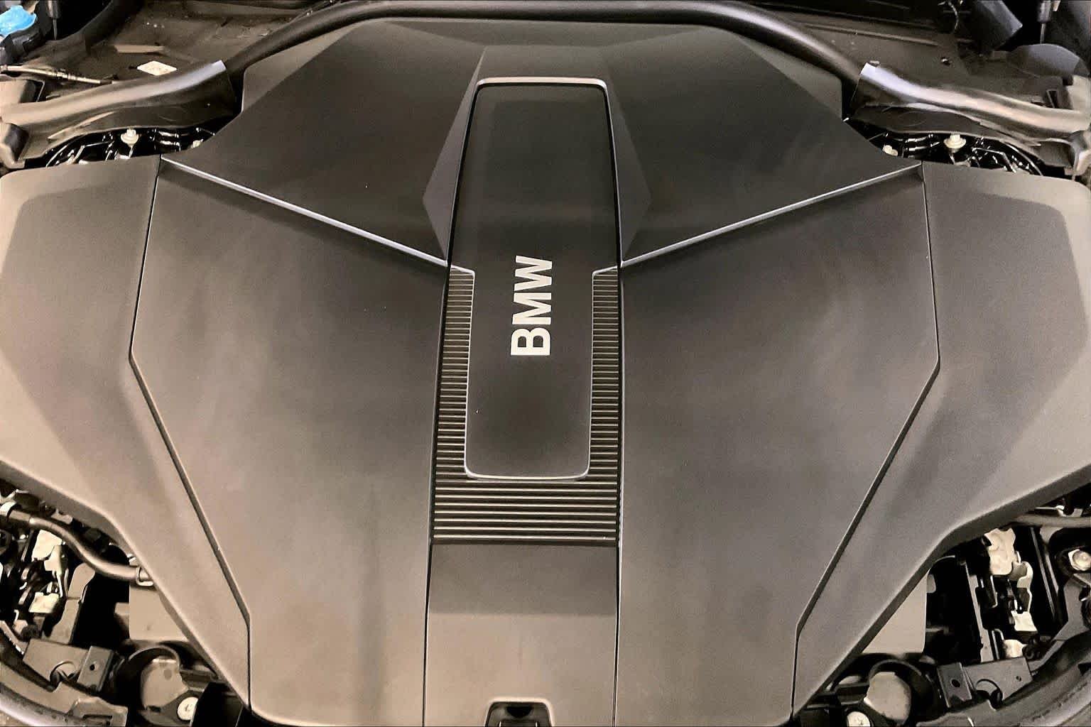 New 2026 Black Sapphire Metallic BMW xDrive60 image 17