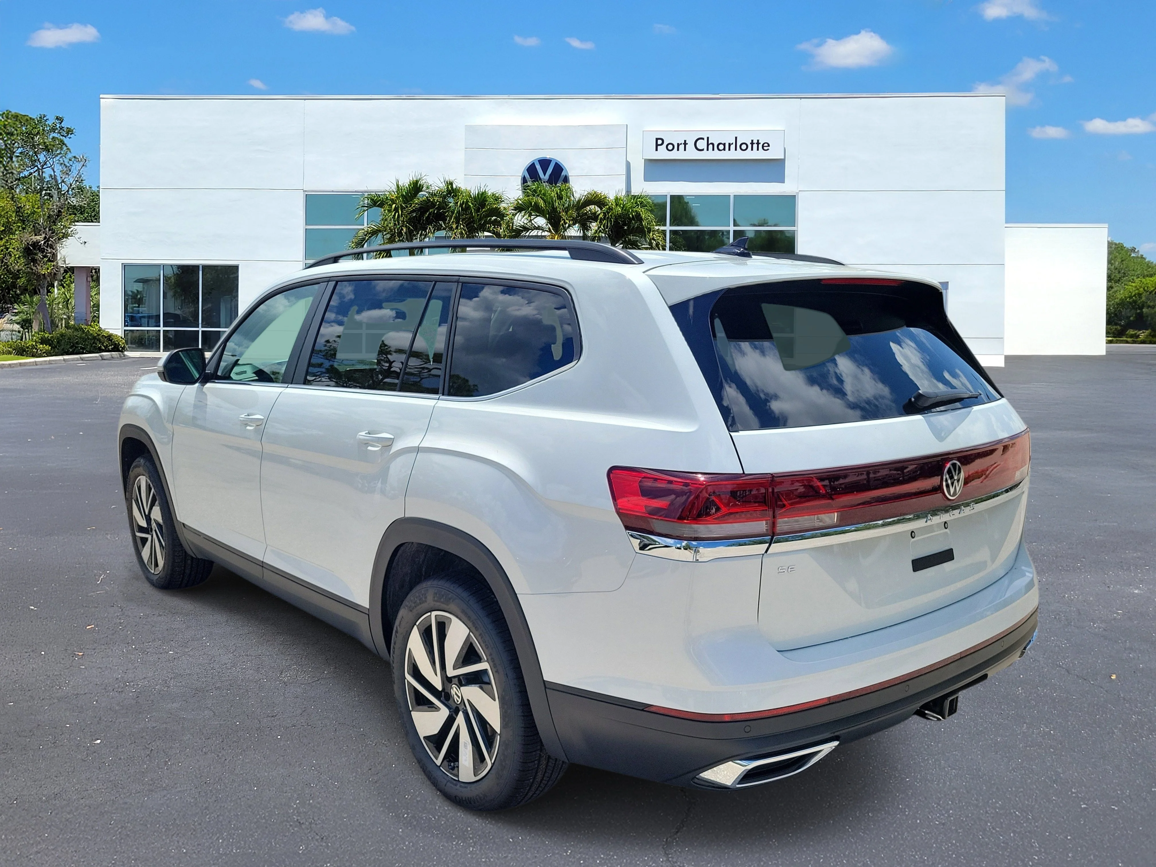 New 2026 White Volkswagen 2.0T SE w/Technology image 32