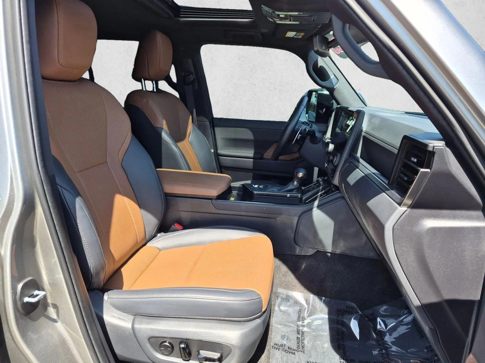 Certified Used 2025 Atomic Silver Lexus PREMIUM PLUS image 22