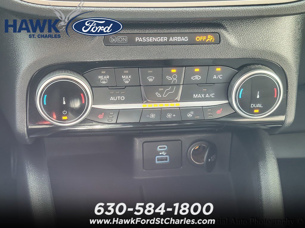 Used 2022 Oxford White Ford SE image 14