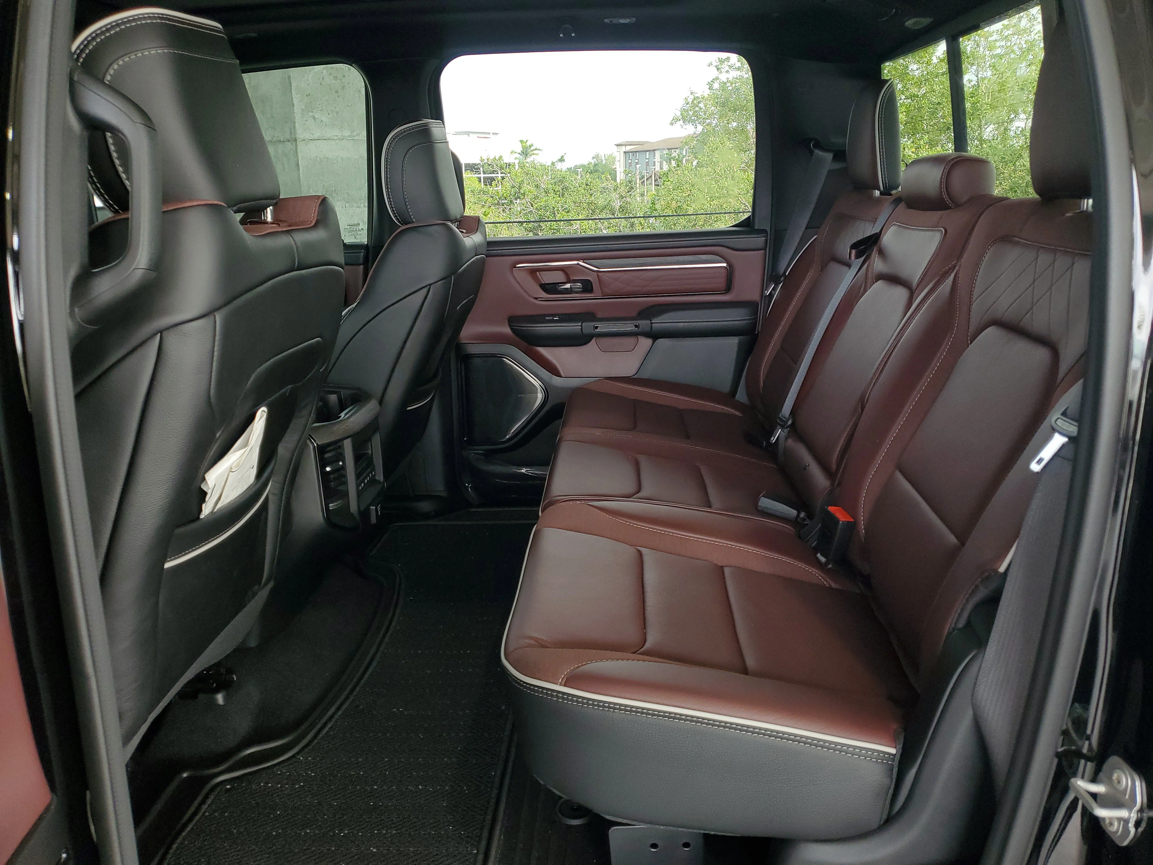 New 2026 Diamond Black Crystal Pearl-Coat Exterior Paint RAM Limited image 8