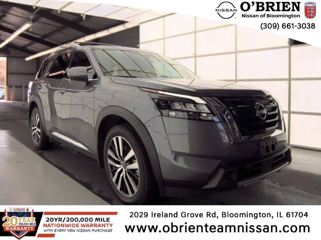 Used 2025  Nissan Platinum image 1