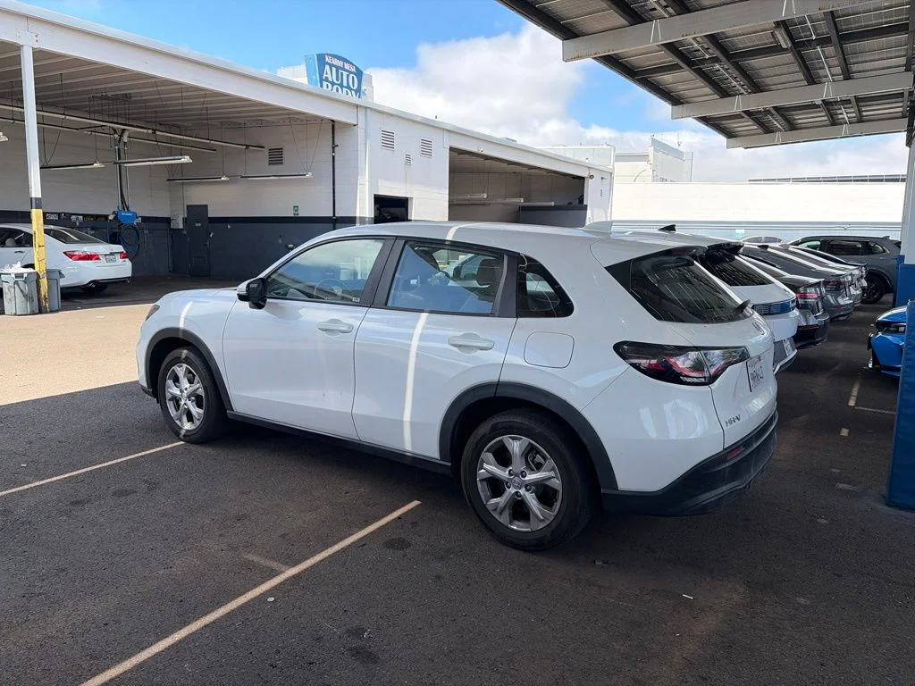 Used 2024  Honda LX image 11