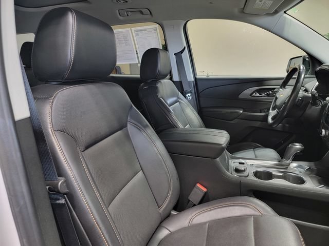 Used 2019 IRIDESCENT PEARL TRICOAT Chevrolet Premier image 16