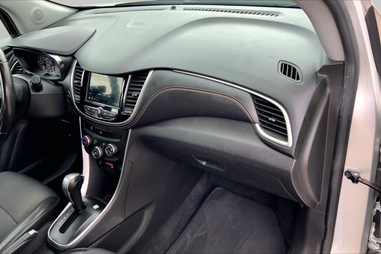 Used 2019 Silver Ice Metallic Chevrolet LT image 18