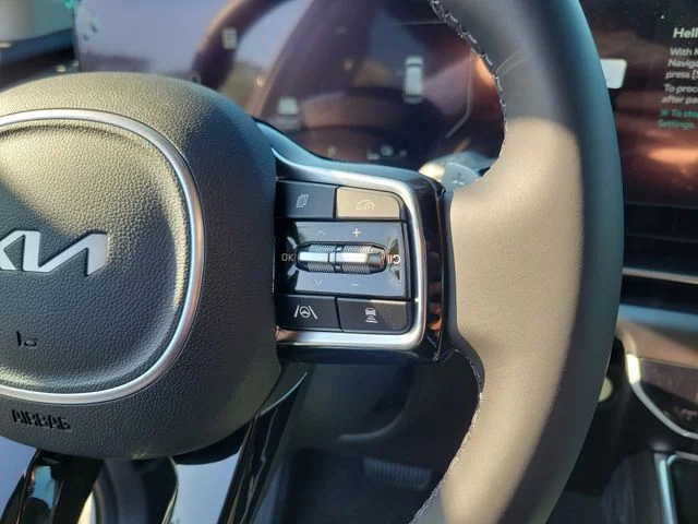 New 2026 Snow White Pearl Kia SX image 21
