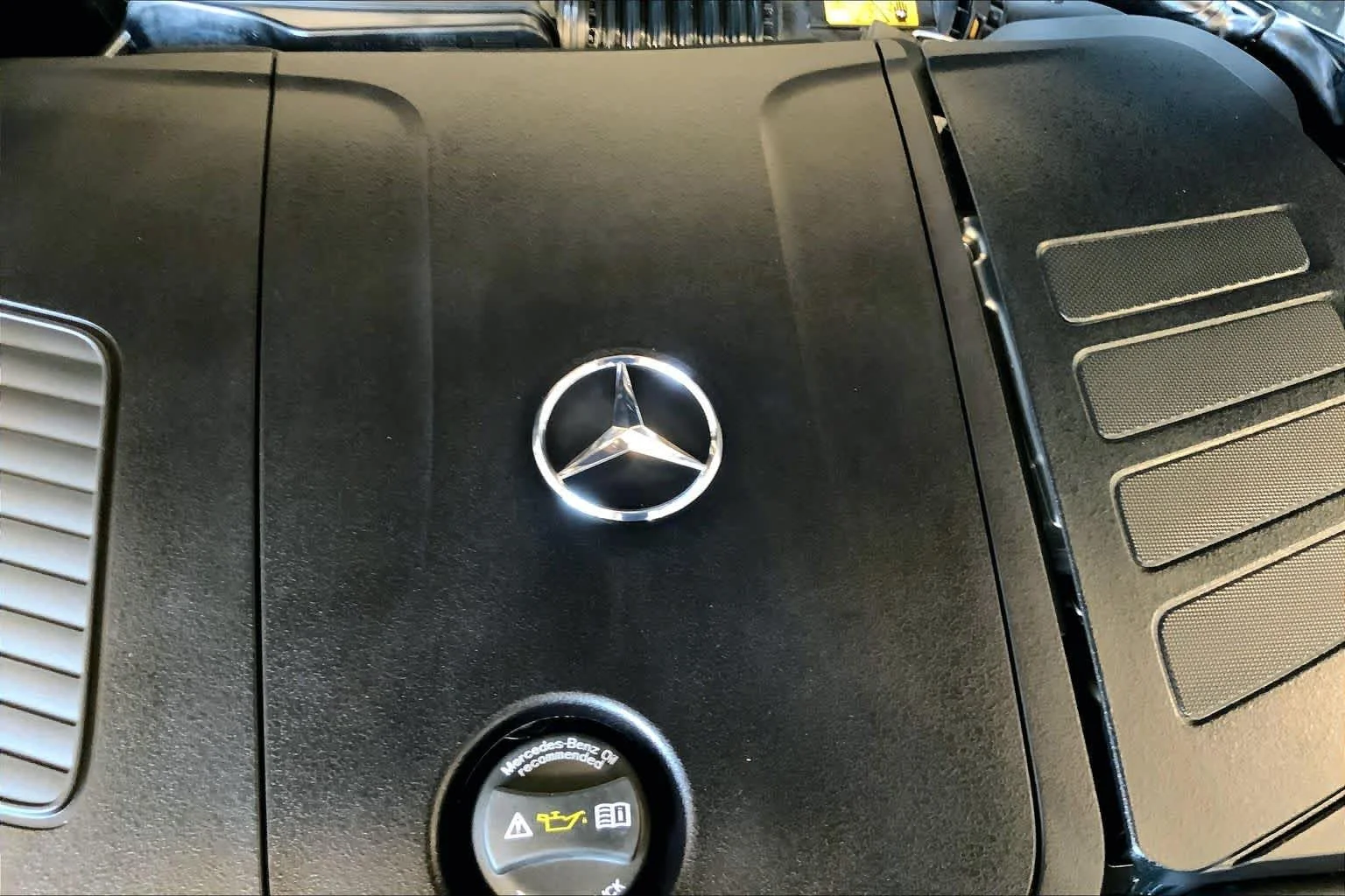 Certified Used 2025 Black Mercedes-Benz GLC 300 image 30