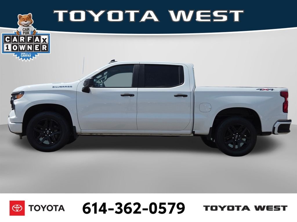 Used 2025 White Chevrolet Custom image 11