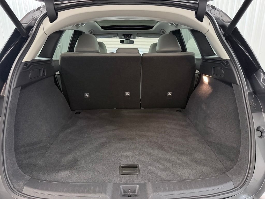 Used 2023 Gray INFINITI LUXE image 33