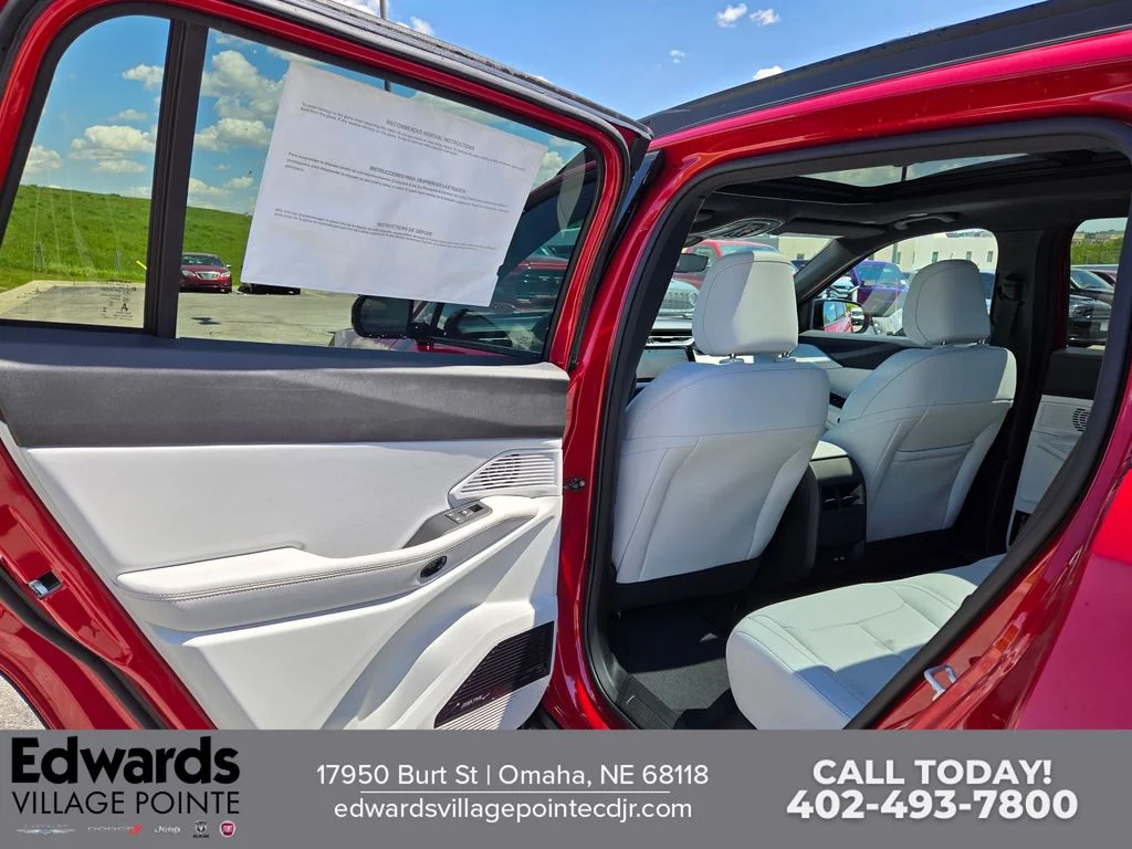 New 2026 Red Hot Pearl-Coat Exterior Paint Jeep Limited image 26