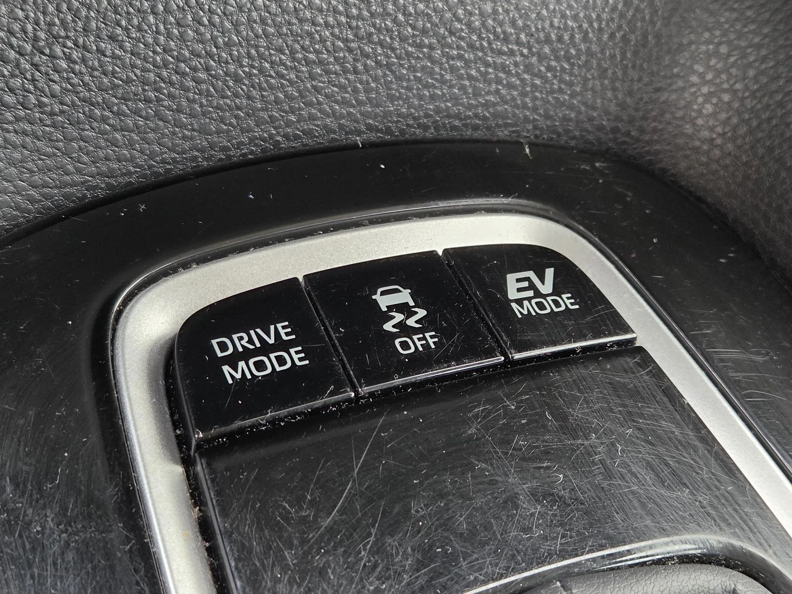 Used 2020 Silver Toyota Hybrid LE CVT (Natl) image 17