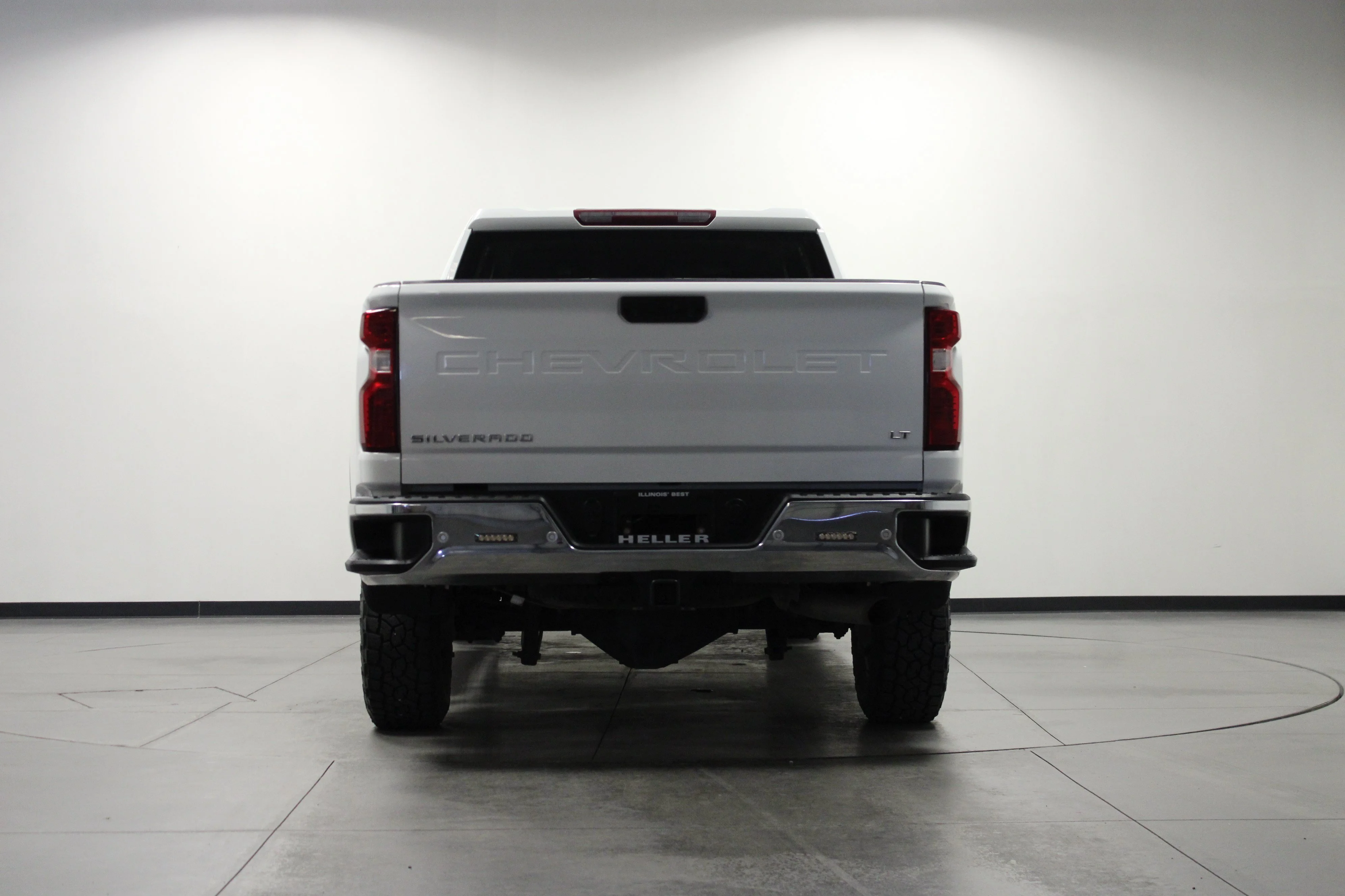 Used 2022 Summit White Chevrolet LT image 5