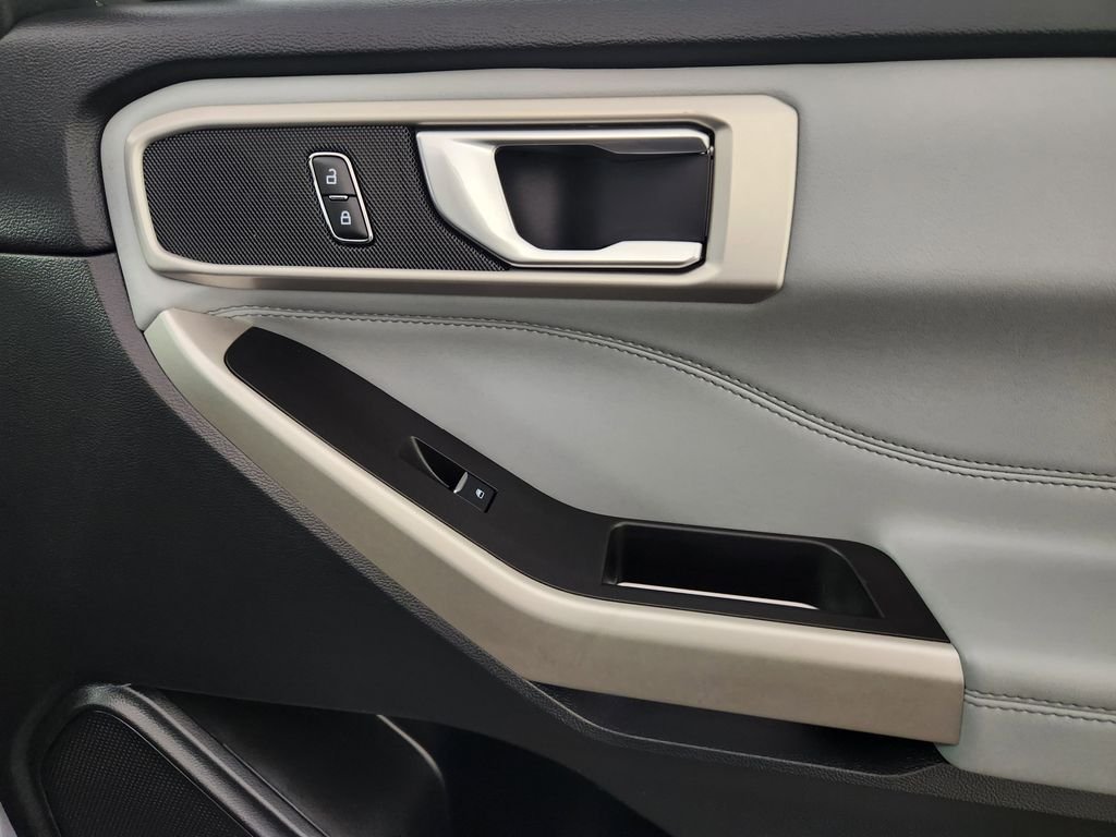 Used 2023 Gray Ford XLT image 12