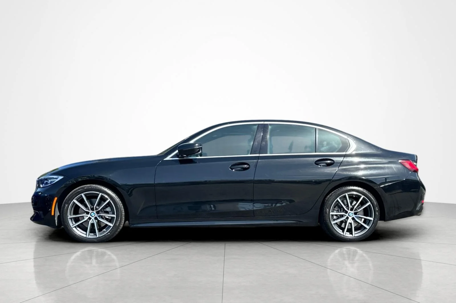 Used 2021 Jet Black BMW 330i image 2
