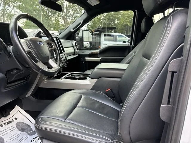 Used 2022 White Ford Lariat image 19