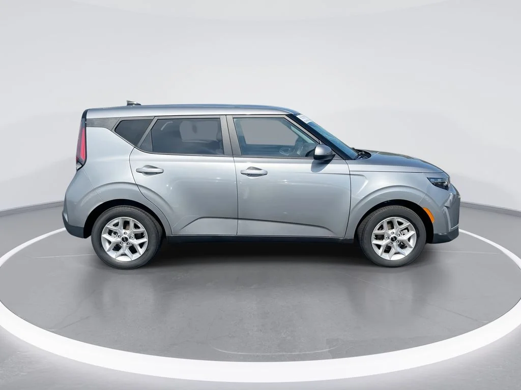 Used 2025 Gray Kia LX image 9