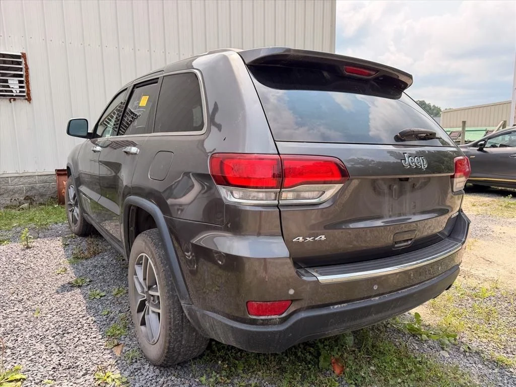 Used 2020 Gray Jeep Limited image 13
