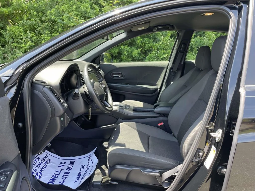 Used 2019  Honda Sport image 15