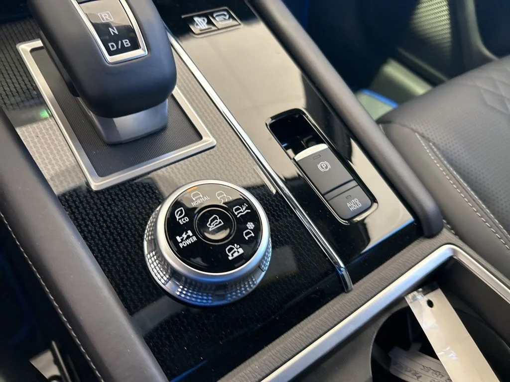 2025 Mitsubishi Outlander Plug-in Hybrid SEL Black Edition - Photo 9