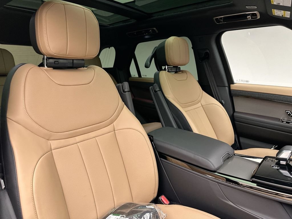 New 2027 Varesine Blue Metallic Land Rover Dynamic SE image 6