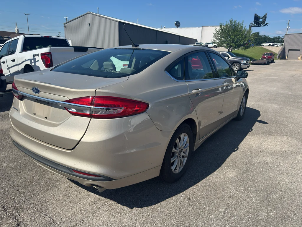 Used 2017 White Gold Ford S image 3