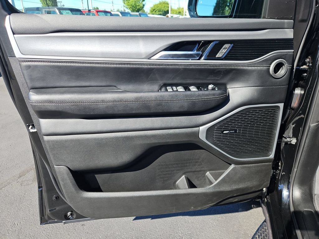 New 2026 High Gloss Black Jeep Limited Altitude image 10