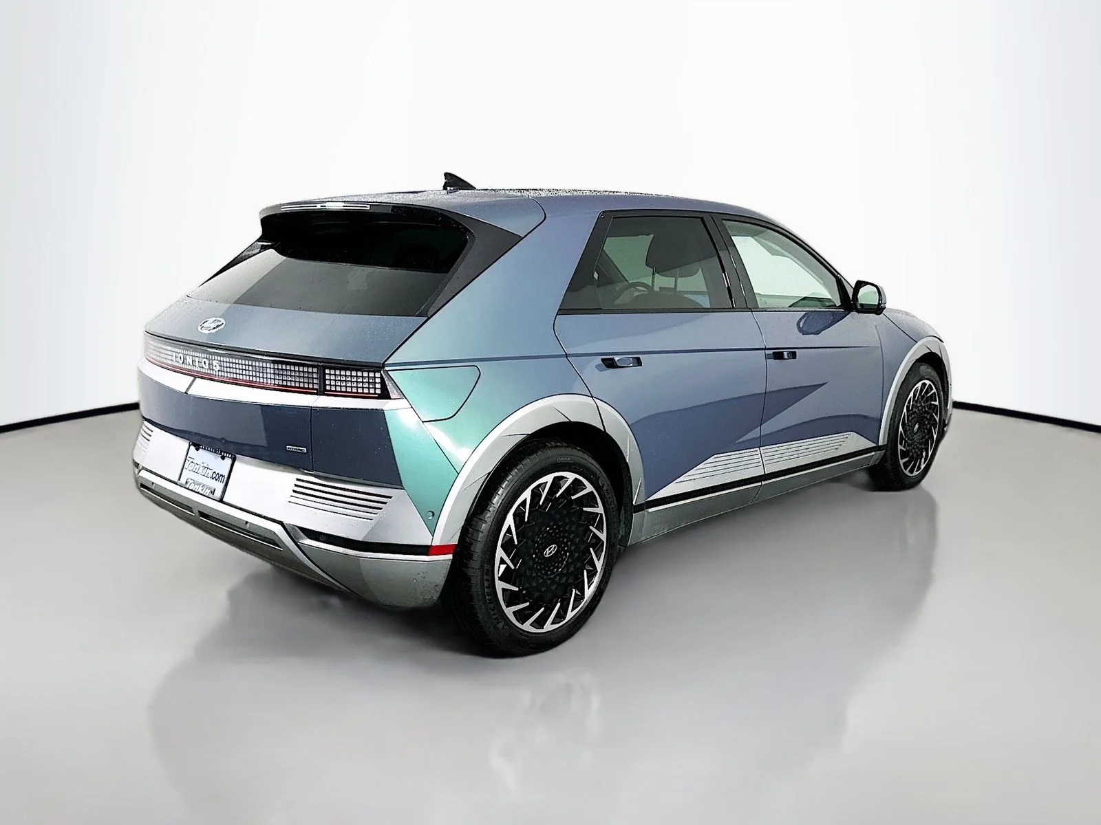 Used 2023 Digital Teal Hyundai Limited image 7