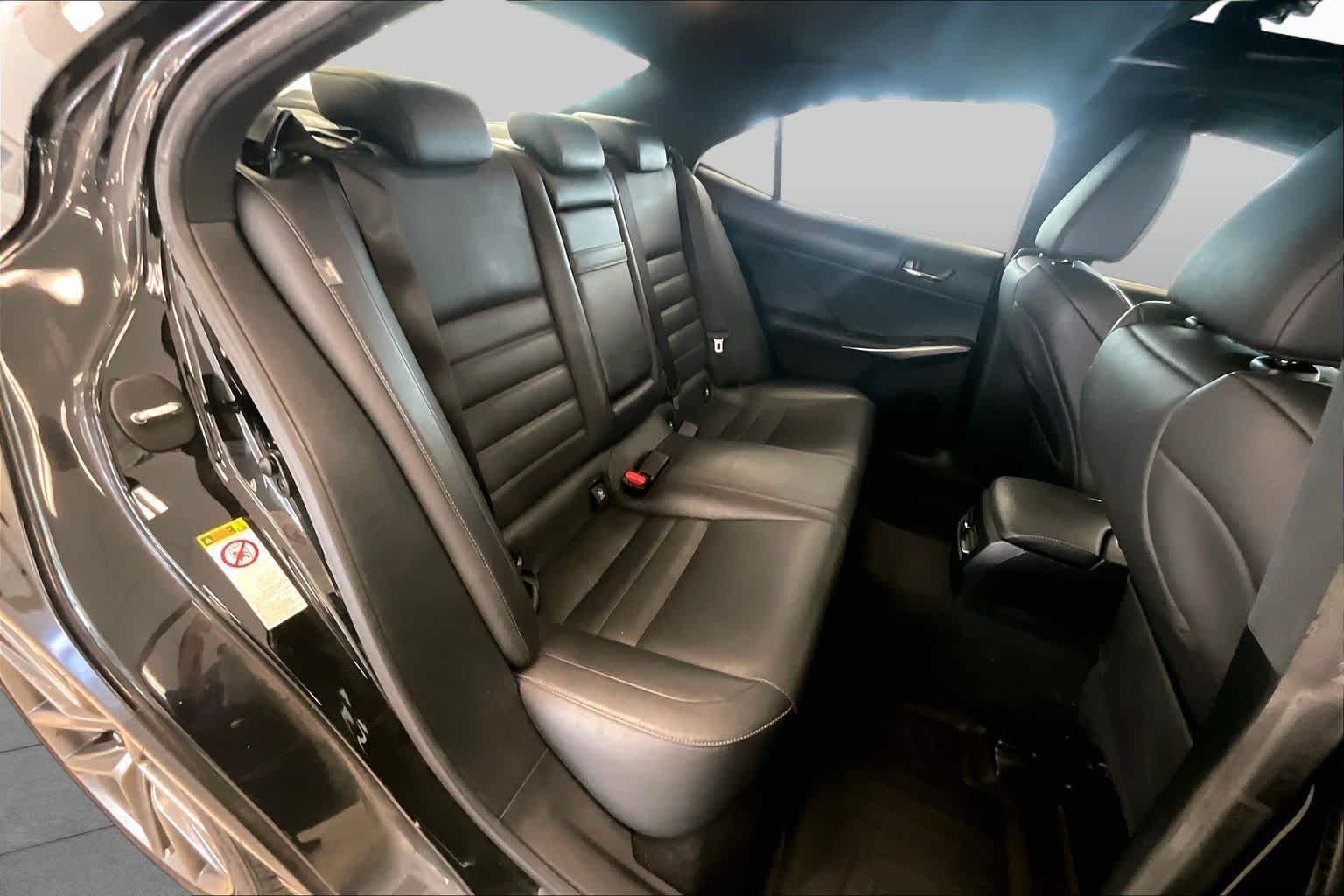 Used 2015 Obsidian Lexus  image 19