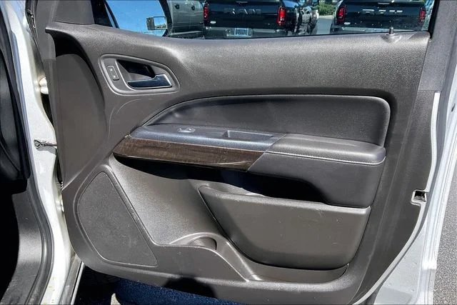 Used 2017 Silver GMC SLE1 image 19