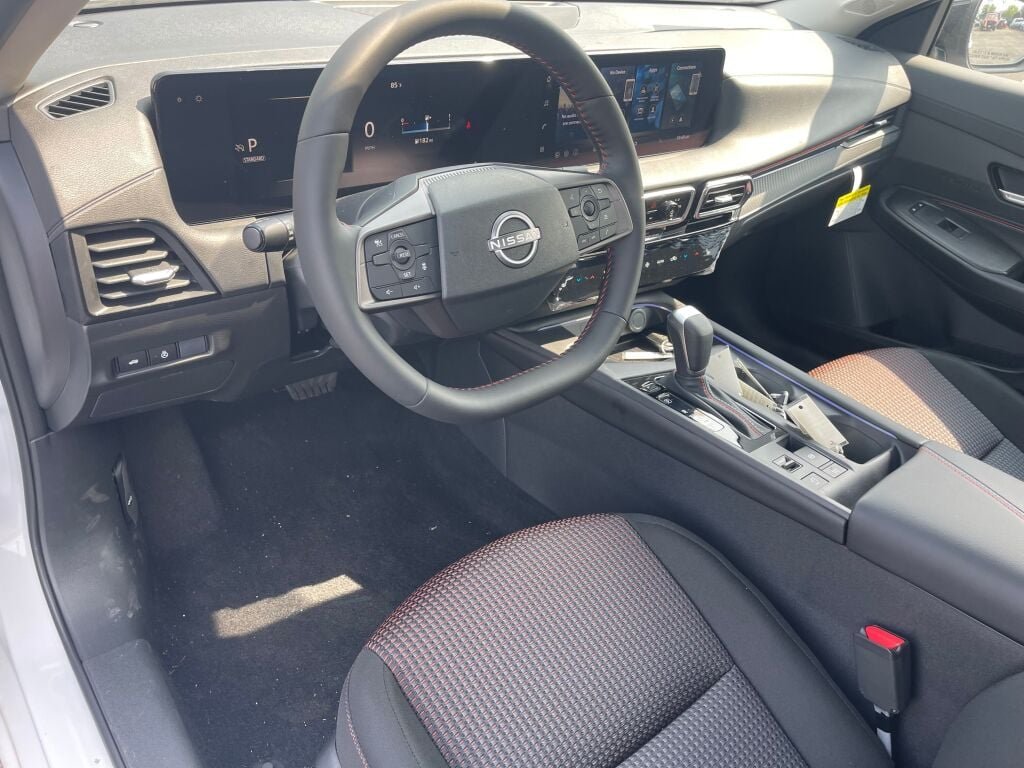 New 2026 Aspen White Tricoat Nissan SR image 6